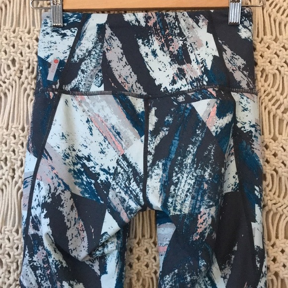 Zella abstract XS leggings with net siding - Picture 6 of 8
